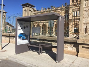 Ciudadanos parada bus estación de trenes (julio 2016)