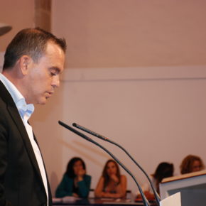 El presidente de la Diputación Provincial, Francisco Requejo, abre la sala de prensa a los grupos de la oposición