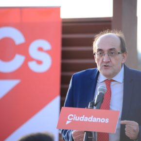 El candidato de Ciudadanos acusa al PSOE de querer ocultar el cobro de peajes en las autovías “por pura estrategia electoral”