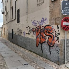 Ciudadanos Zamora afea a IU la gran cantidad de pintadas en el casco antiguo a quince días de la Semana Santa